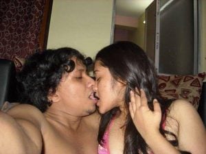 உதட்டை கடிதல்
