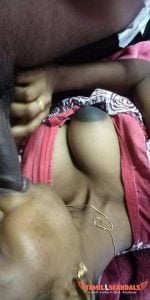 கருப்பு நிறத்து கவர்ச்சி முலை