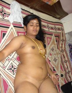 ஹவுஸ் மனைவி நியூட் போட்டோ