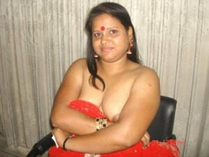 ஆன்டி பெரிய முலை