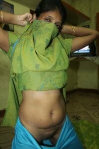 வில்லேஜ் கேர்ள் நியூட்