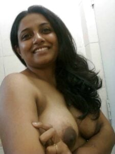 தமிழ் நாட்டுக்கட்டை பெண்