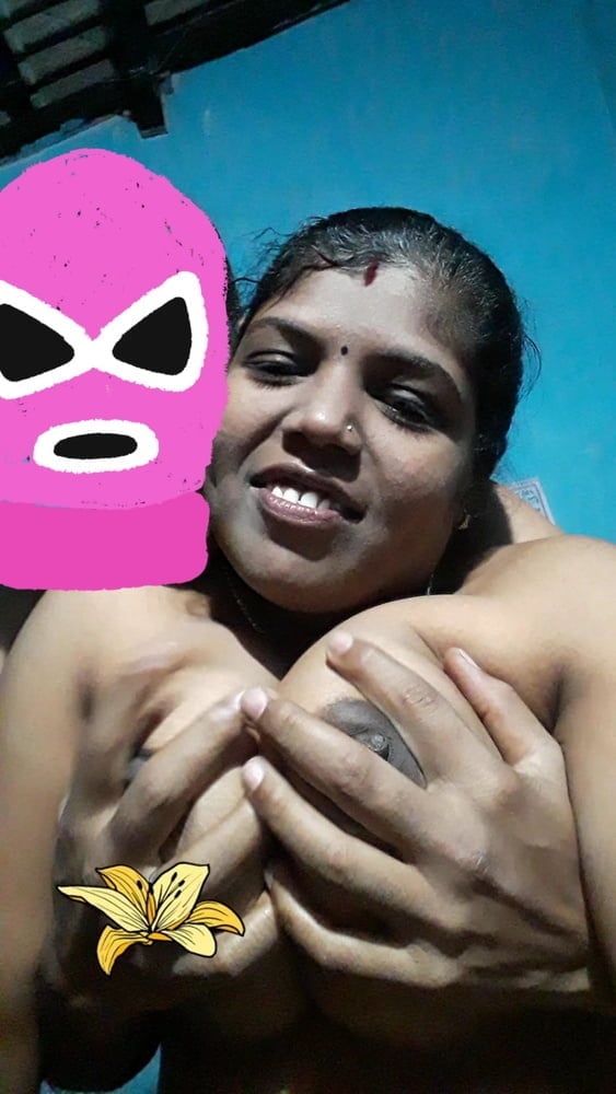 கவர்ச்சி மார்பக காமப்படம்