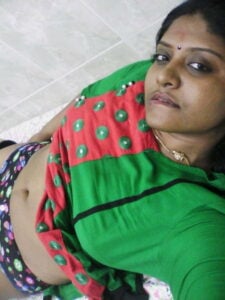 சுடிதார் அணிந்த ஆபாச மங்கை