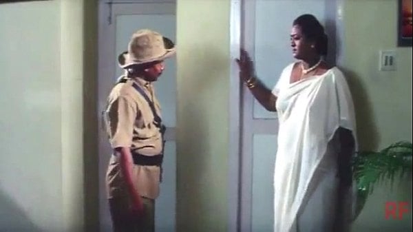 நடிகை ஷகீலா மழைக்கால ப்ளூ பிலிம் காட்சி