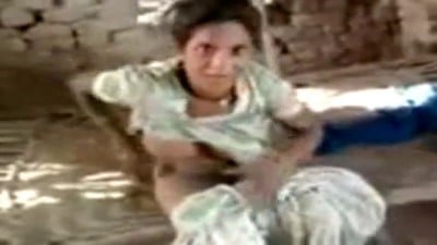 வேலைக்கார தேவிடியா பெண் குடுசை வீட்டில் ஓழ்