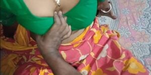 அம்மா முலை படம்