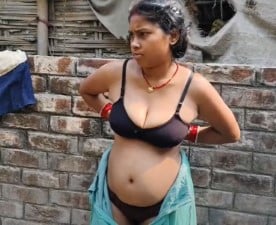 பாவாடை கழற்றி கிராமத்து ஓல் செக்ஸ் படம்