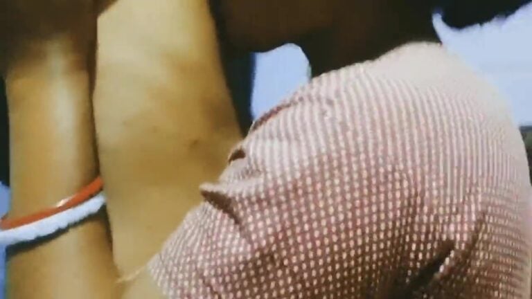 கொழுந்தனை மறைமுகமாக அனுபவிக்கும் அன்னியின் வெறி
