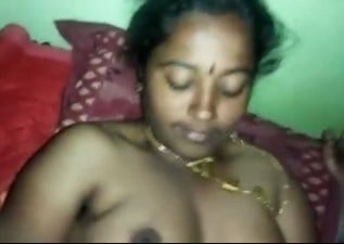 அண்ணியை சோபாபில் கூதி விரித்து ஓல் காமப்படம்
