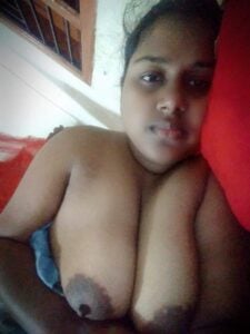 தமிழ் பிக் பூப்ஸ் ஆன்டி படம்