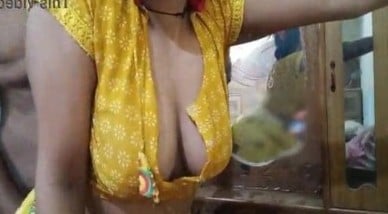 ஸ்கூல் டீச்சர் சேலையை தூக்கிட்டு ஓக்கும் PT சார்