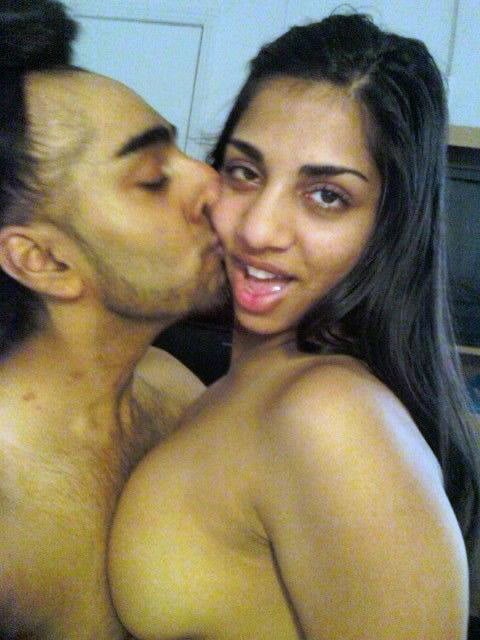 கன்னதினில் செல்பி படம்