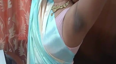 அக்குளை காட்டும் அக்காளுக்கு தம்பி கொடுத்த பரிசு