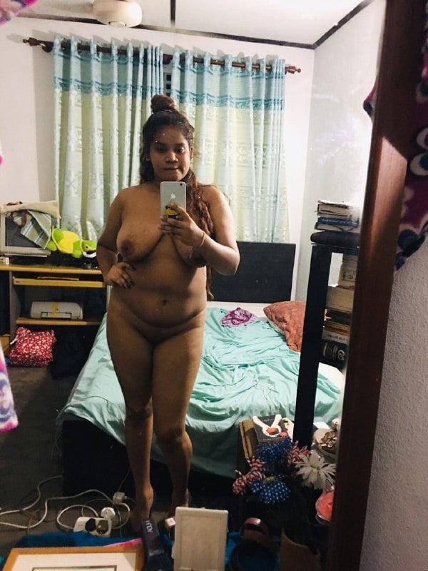 தரமான மார்பக வெளிபாடு செல்பி