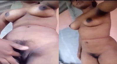 வீடியோ செல்பீ எடுத்தபடி புண்டை விரல் போடுகிறாள்