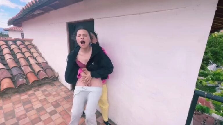 லெஸ்பியன் கேர்ள்ஸ் கல்லுரி சுற்றுலாவில் ஹோமோ செக்ஸ்