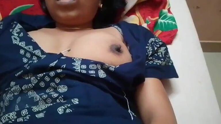 அழகிய அண்ணி நைட்டி கழட்டி பூப்ஸ் புண்டை தடவல்