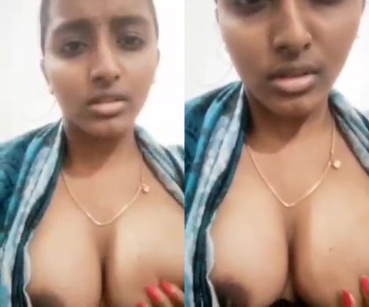 தங்கச்சி செல்பி கேமரா முன்பு முலை பிசைகிறாள்